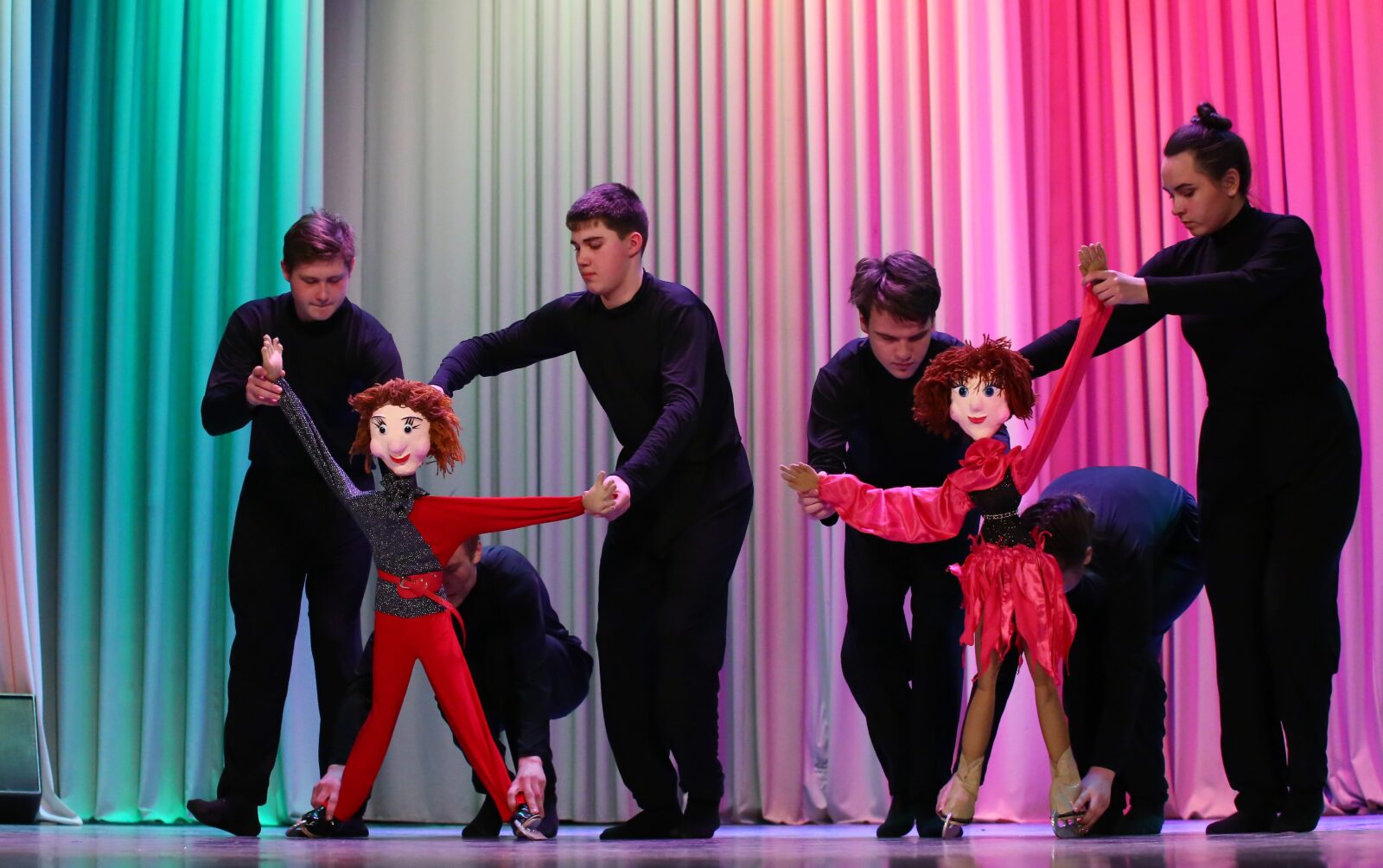 Юные артисты театра кукол из Илира стали дипломантами фестиваля «Театральные каникулы на Байкале»