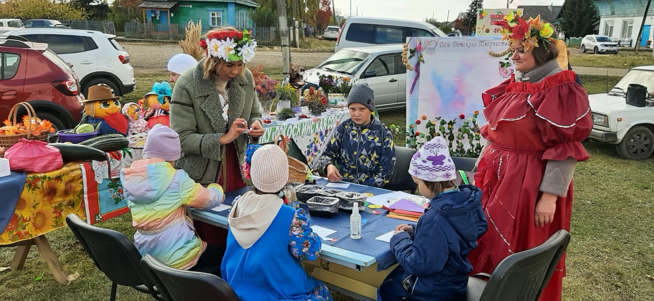 В Братском районе прошла выставка-ярмарка «Александровская осень»