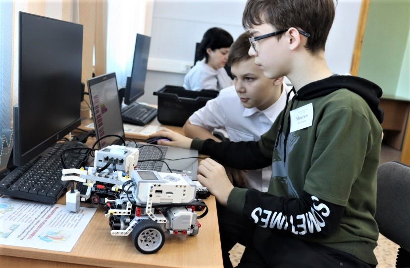 В Братском районе впервые прошли соревнования по робототехнике