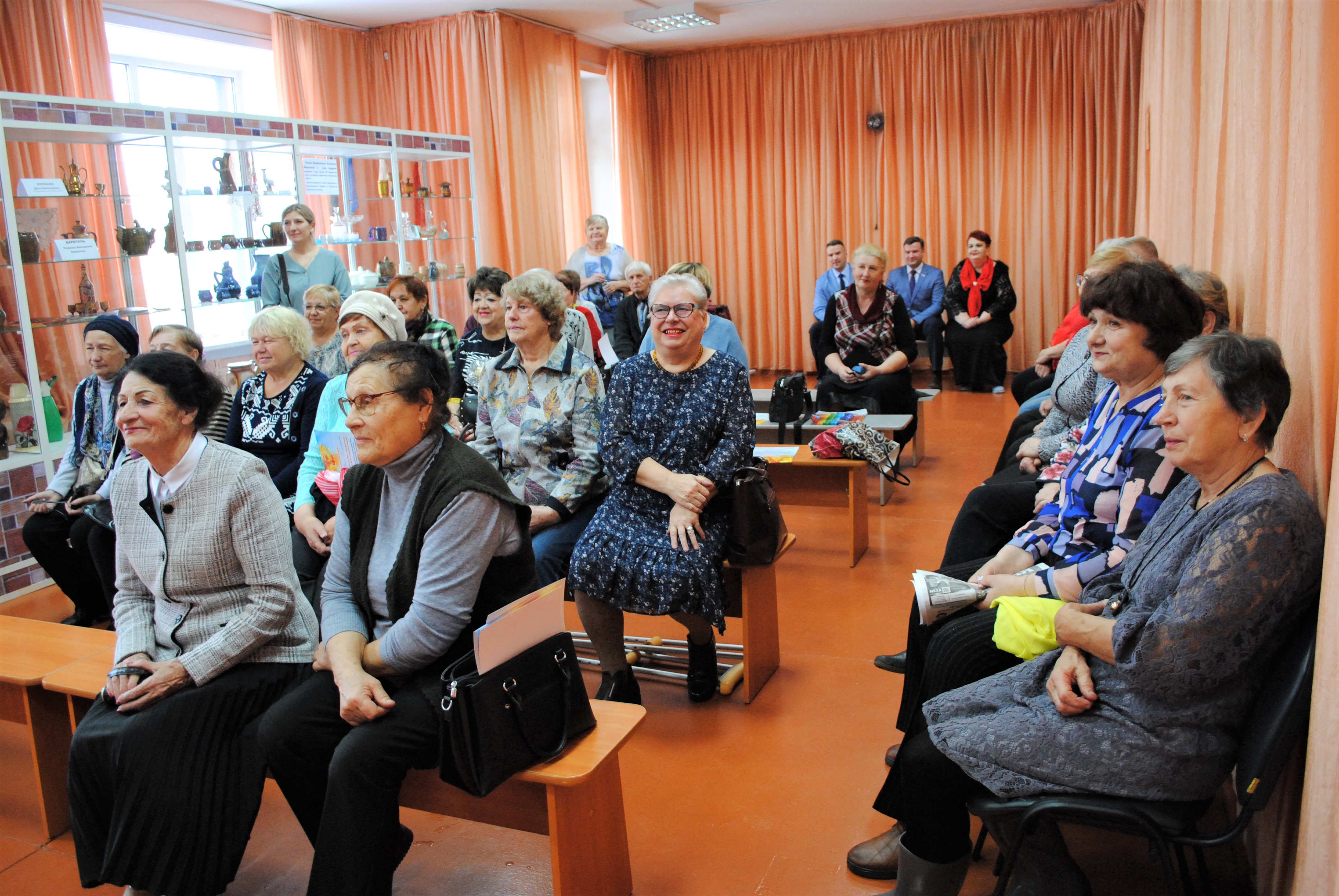 В городе Вихоревка Братского района отметили Международный день пожилых людей