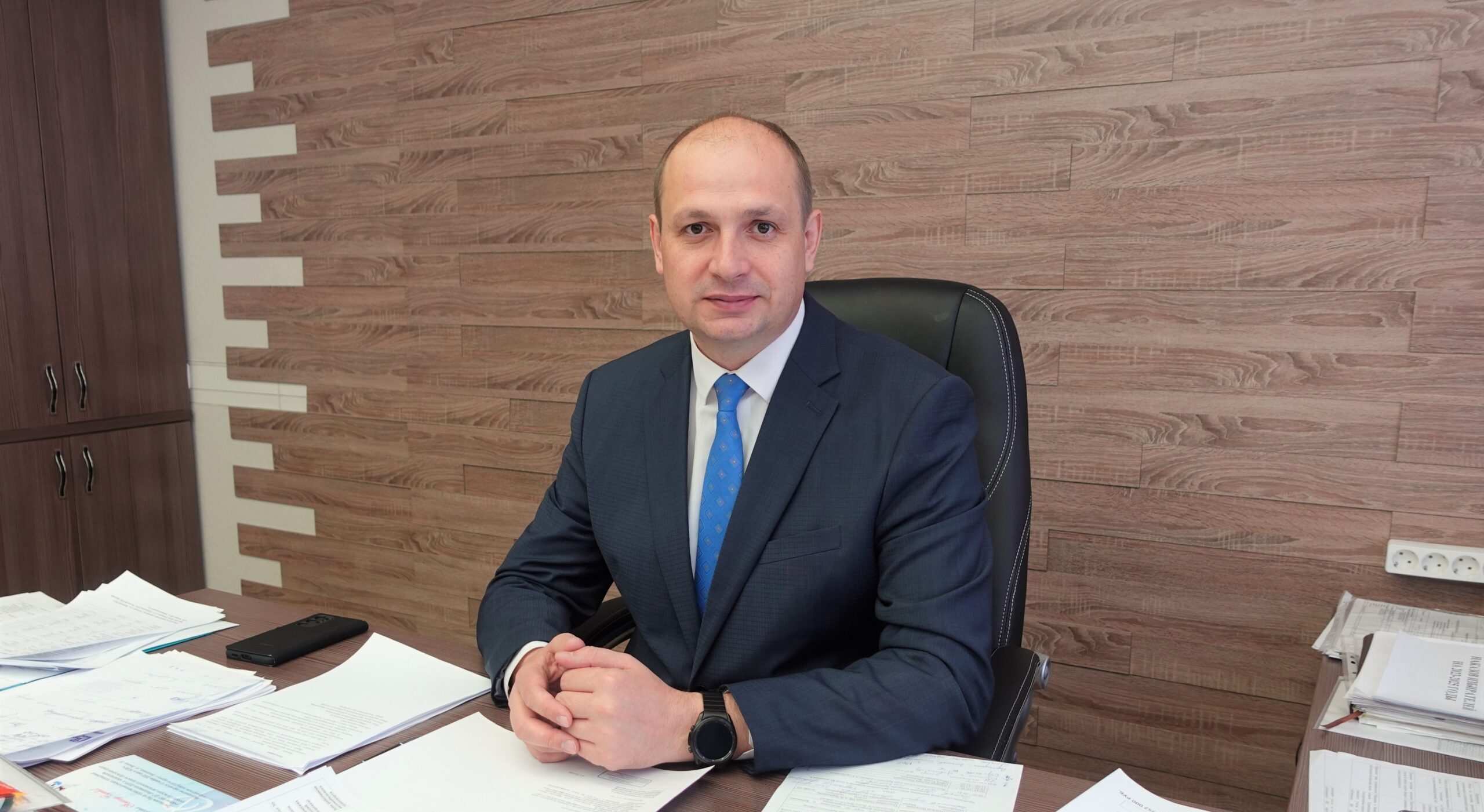 Поздравление мэра Братского района Александра Дубровина с Днем парламентаризма