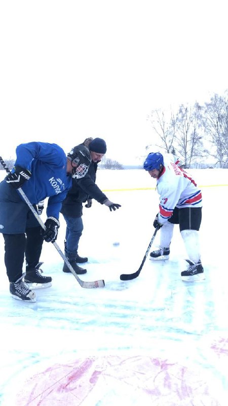 В Братском районе открылся новый современный хоккейный корт