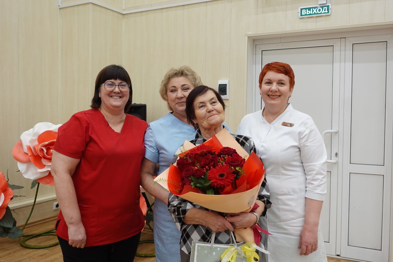 80-летний юбилей отметила врач-педиатр Братской районной больницы Эмма Борисовна Ган