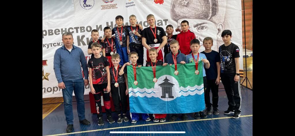 Кикбоксеры Братского района завоевали 11 медалей на Региональном турнире