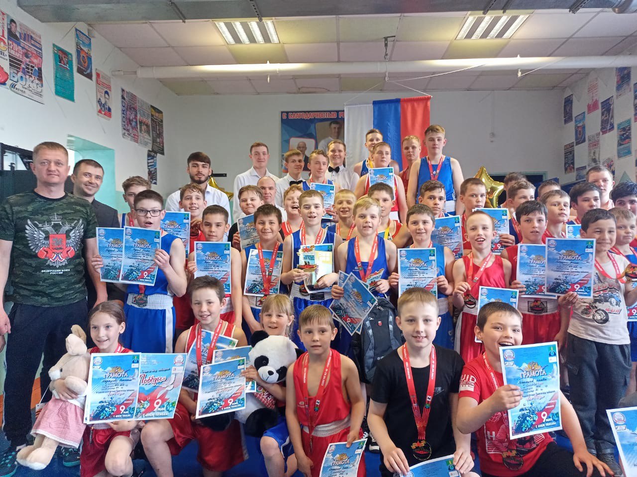 Команда Братского района завоевала «золото» и «серебро» на турнире по боксу