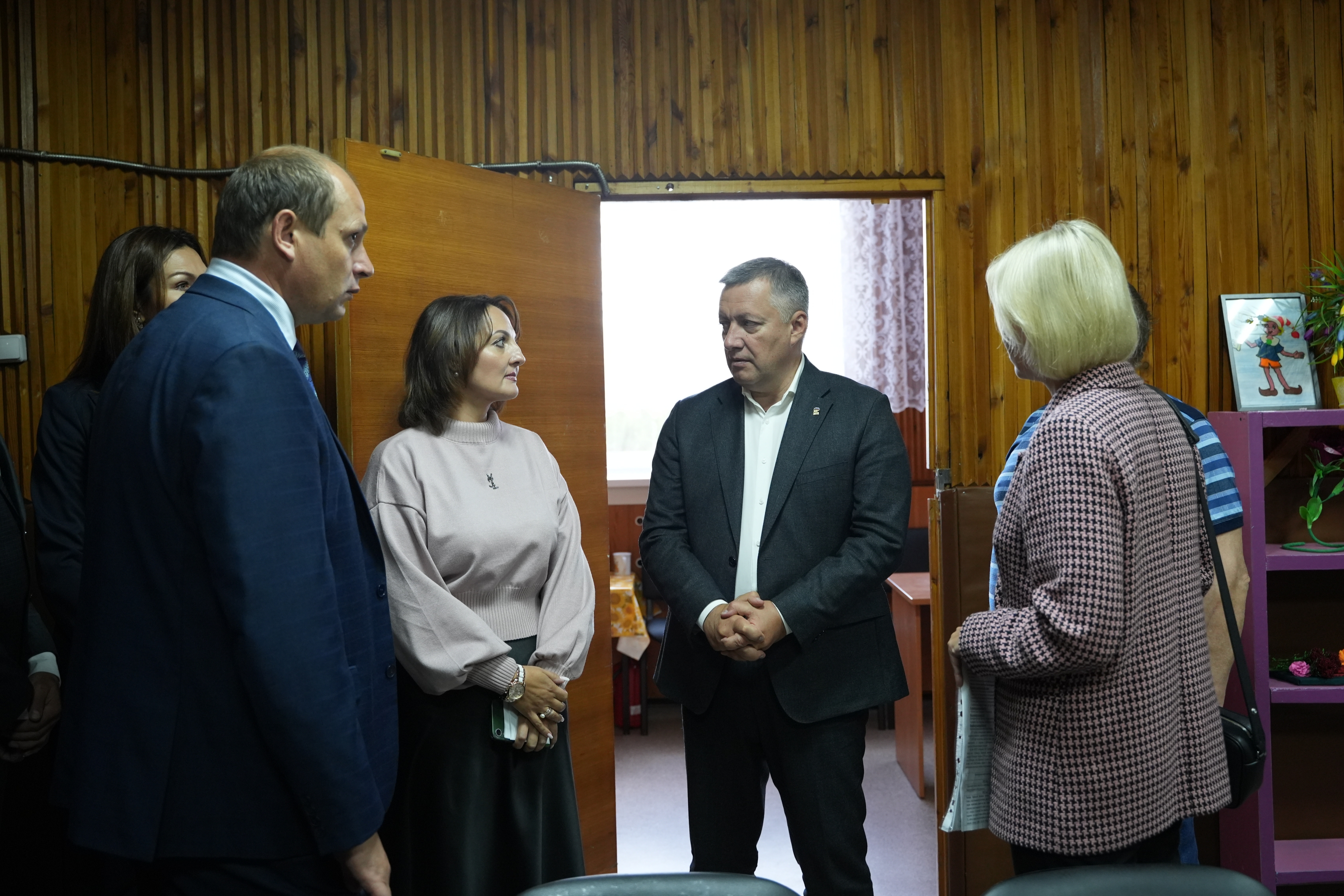 Губернатор Иркутской области посетил Илир и Прибрежный Братского района