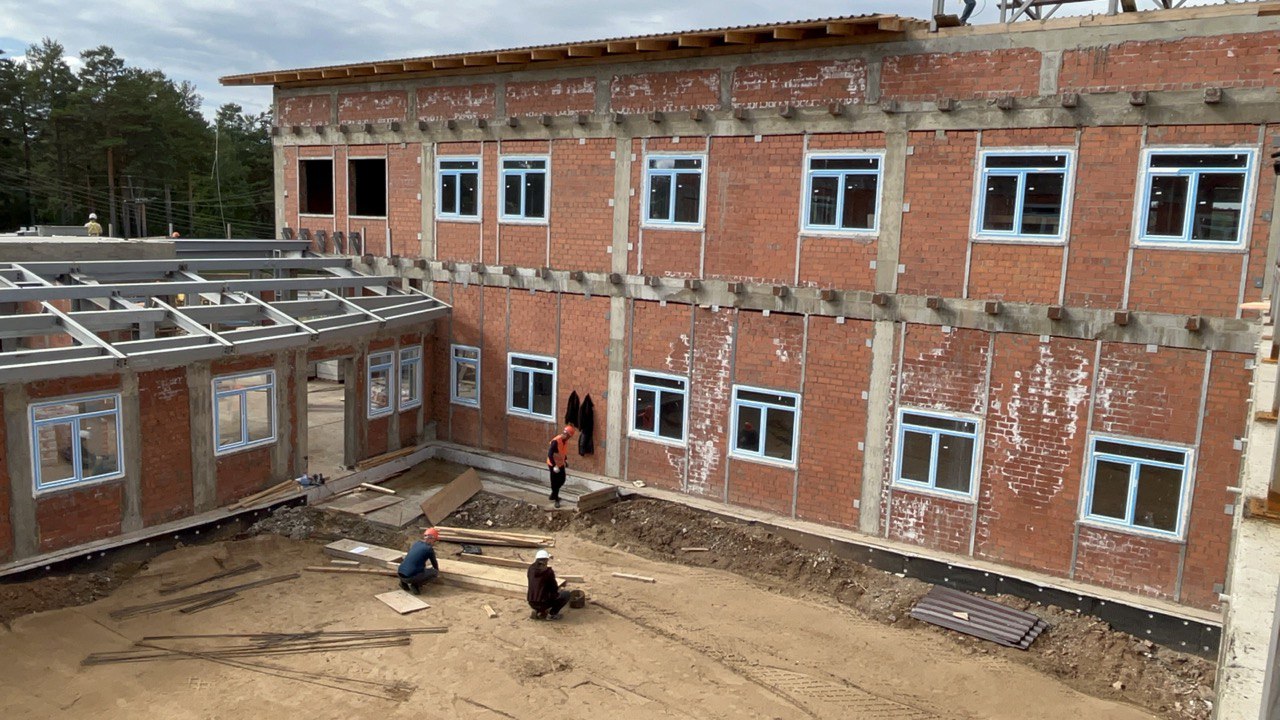 Продолжается строительство участковой больницы в селе Тангуй Братского района