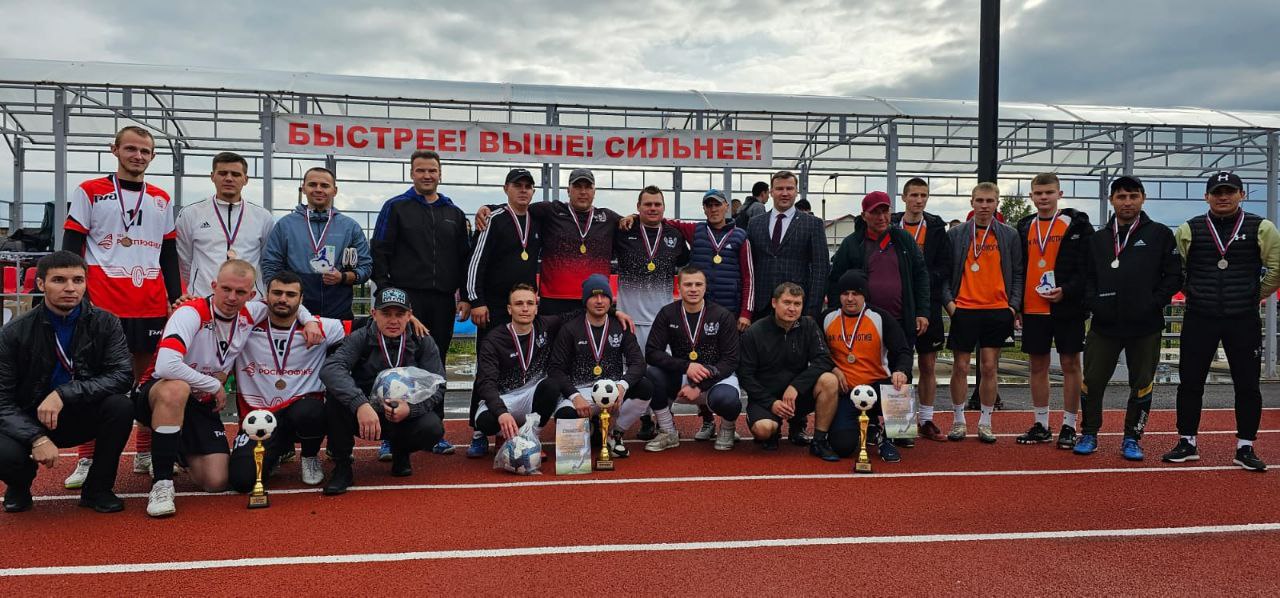В Братском районе прошли соревнования по футболу и волейболу на Кубок мэра