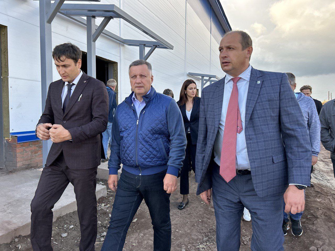 Губернатор Иркутской области посетил строительную площадку станции умягчения воды в Вихоревке Братского района