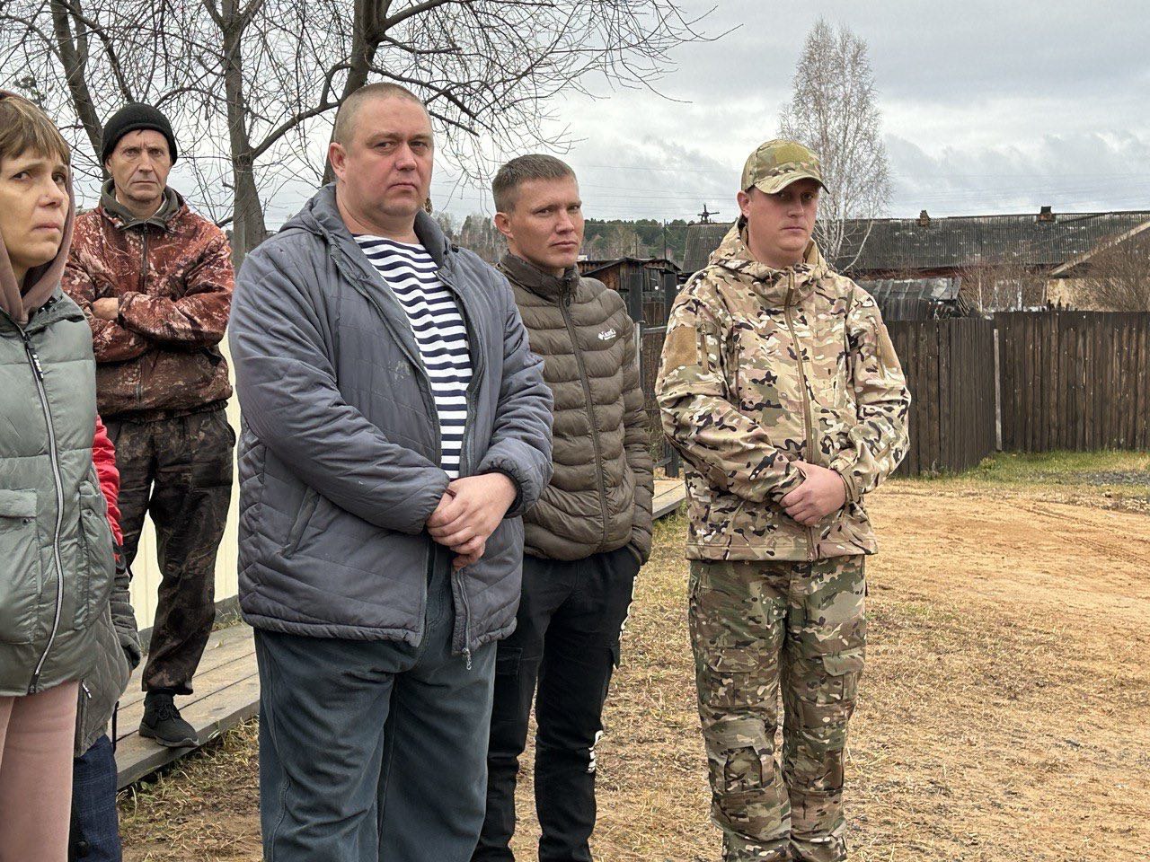 Еще пять добровольцев из Братского района заключат контракты с Министерством обороны РФ