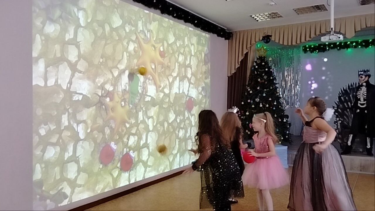 Более 700 детей из Братского района побывали на интерактивных утренниках в Доме детского творчества