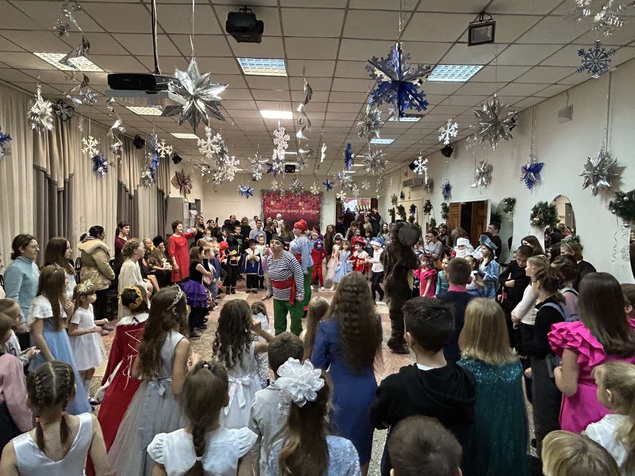 В Братском районе "Елка мэра" собрала более 300 детей